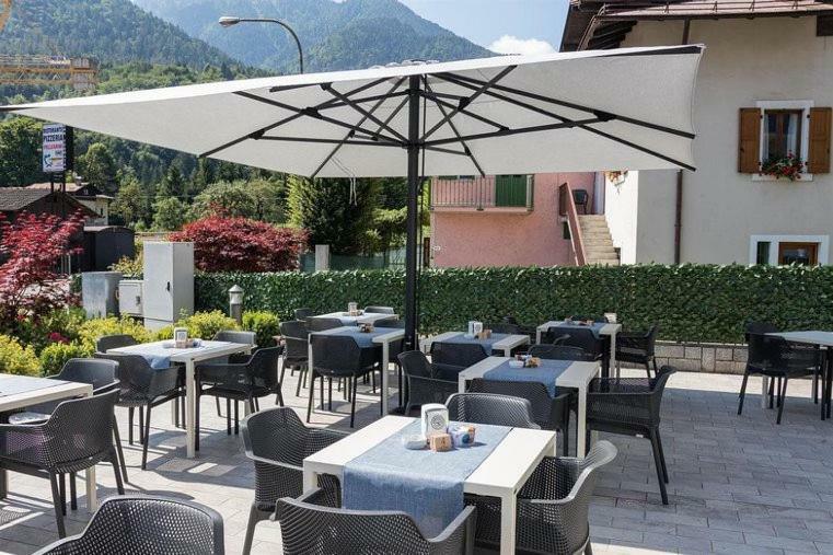 Hotel Milano Tione di Trento Esterno foto