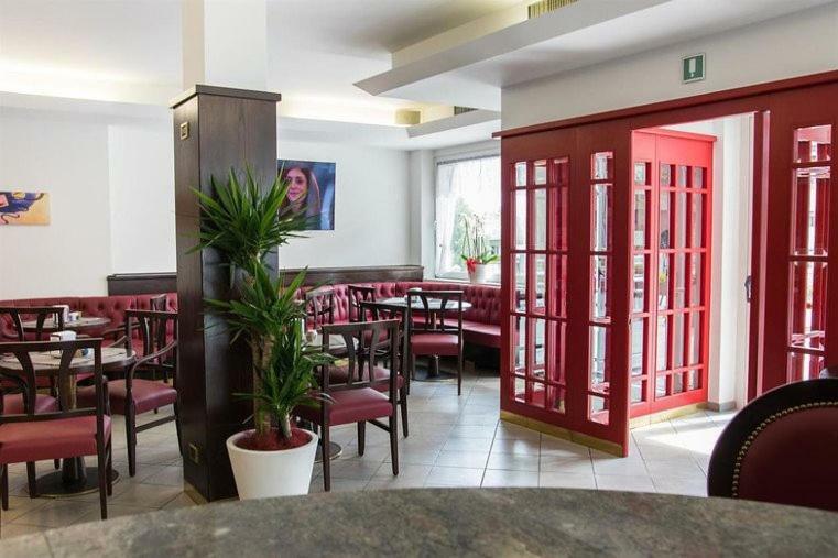 Hotel Milano Tione di Trento Esterno foto